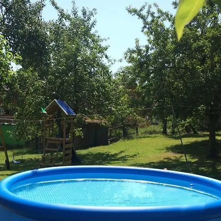 Holiday Haus Kirsch Апартаменты *